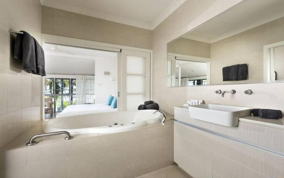 Mangrove Hotel Брум Екстер'єр фото